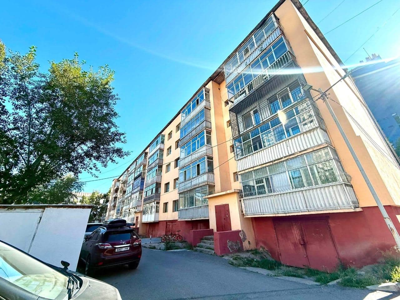 🏡 Хотын төвийн А бүсэд, бүх зүйлд ойр, тухтай 3 өрөө байр удаан хугацаагаар түрээслүүлнэ.